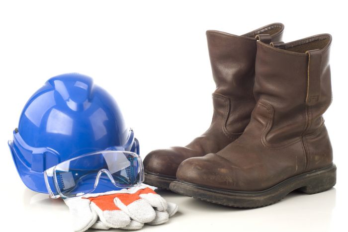 equipamentos e botas de segurança epi